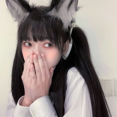 跨界？王菲客串模特走秀气场强大
